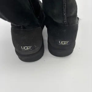 UGG Australia Classic Short II Black Suede Shearling Boots Women 9 thumbnail 5