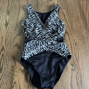 Miraclesuit Illusionist Palm One Piece Swim Suit Black White Zebra Womens Size 6 thumbnail 2