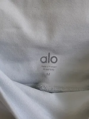 ALO Airbrush Blue Leggings Size Medium Cropped 23” thumbnail 3