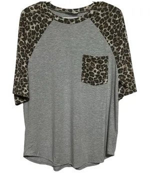 Zenana Women's Gray Animal Print Short Sleeve T-Shirt Front‎ Pocket Size M thumbnail 1