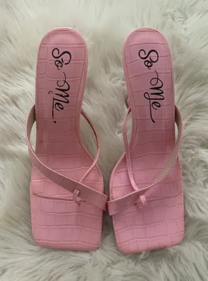 So Me Pink Croc thumbnail 1