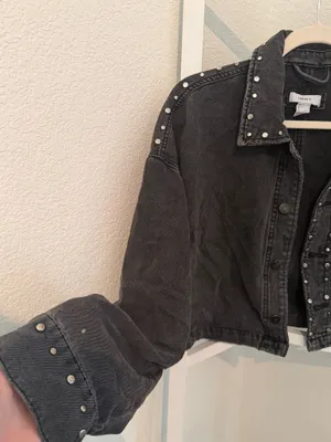 Forever 21 Black Studded Cropped Denim Trucker Jacket  thumbnail 3