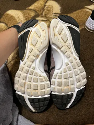 Nike Tennis Shoes thumbnail 6