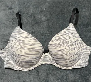Victoria's Secret Wear Everywhere Push Up Bra thumbnail 1