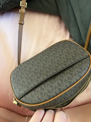 Michael Kors Crossbody thumbnail 4