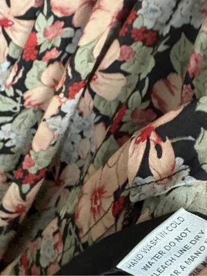 Entro Floral Blouse Size large thumbnail 7