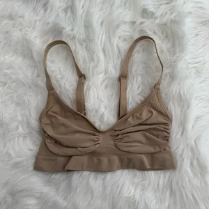 Skims Seamless Sculpt Bralette Clay Size Small thumbnail 4
