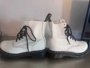 Dr. Martens Women's 1460 Smooth, White Smooth lace up thumbnail 8