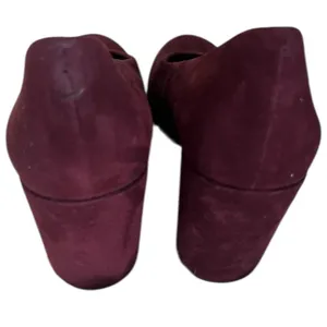 Tory Burch Lucia Pumps Women's 6.5 Burgundy Purple Fig Suede Sculpted Heel thumbnail 5