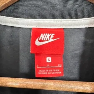 Nike Women's Size Small Black Retro Windbreaker Full Zip Sporty Athletic‎ thumbnail 2