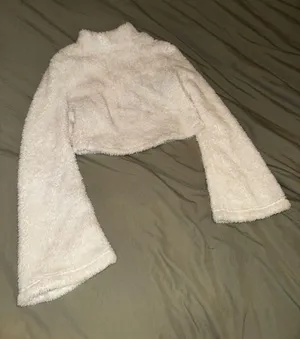 SheIn FUZZY CROPPED SWEATER thumbnail 1