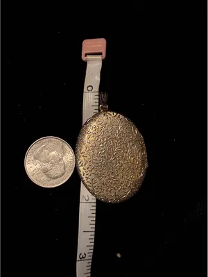 Vintage Oval Locket Pendant, Intricate Hand-Engraved All-Over Floral Design thumbnail 5