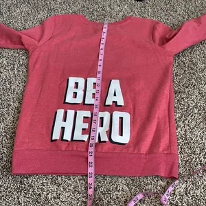 5/$30 🎈 Marvel women’s small‎ graphic be a hero Crewneck sweatshirt thumbnail 5