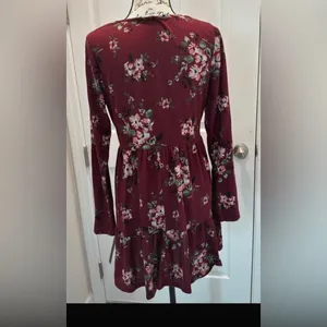 Speechless Burgundy Floral Long-Sleeve Tiered Dress thumbnail 2