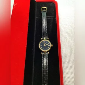 Super CUTE ladies GUCCI SHELLY LINE watch🌹🌹🌹 thumbnail 8
