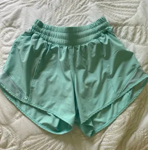 Lululemon Shorts Hotty Hot thumbnail 1