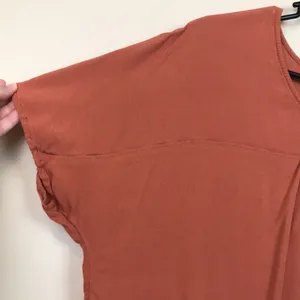 Madewell Women’s Rust Orange Pleated V-Neck Keyhole Back Short Sleeve Blouse thumbnail 3