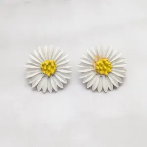 Vintage Clip On Earrings 1" Large Daisy Flower - Floral Whimsical Summer Theme thumbnail 2