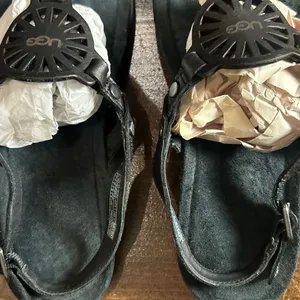 UGG Ayden Thong Sandals 7 Black Suede Leather Medallion Slingback Boho Summer thumbnail 7