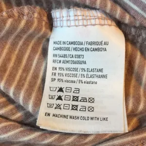 American Eagle • Soft and Sexy Mauve Striped V-Neck Shirt Size Small thumbnail 5