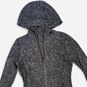 Lululemon Hooded Define Jacket Nulu - Size 6 thumbnail 4