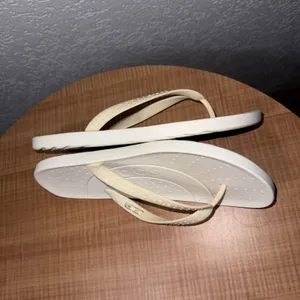 Crocs Basic Beach Sandals White Thong Comfort Iconic Summer Flip-Flop Size M7 W9 thumbnail 6
