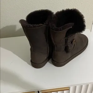 Cozy Brown Winter Boots Size 8 thumbnail 2