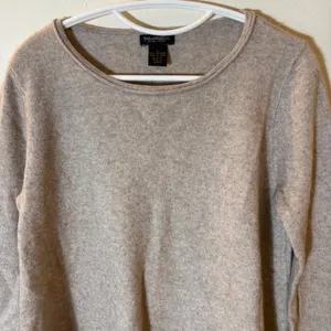 Philosophy by Dane Lewis 100% Cashmere Asymmetrical Hem Sweater Size‎ Large thumbnail 2