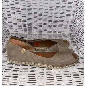 NWT Verbenas Womens Suede Peep Toe Espadrille Flats Taupe Made‎ in Spain Sz 9.5 thumbnail 4