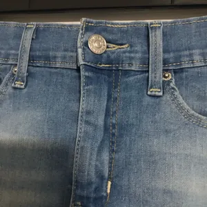 Denizen Levi’s cut off cuffed jean shorts women’s 26” waist high rise shortie‎ thumbnail 7