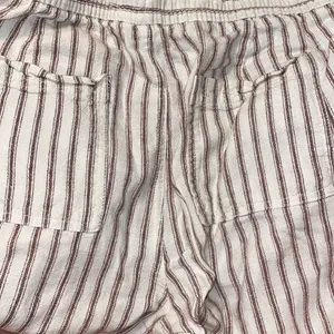 ✨ Old Navy Mid Rise Linen Blend Cropped Pants✨ thumbnail 6