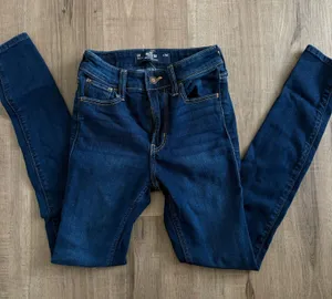 Hollister High-Rise Super Skinny Jeans thumbnail 1