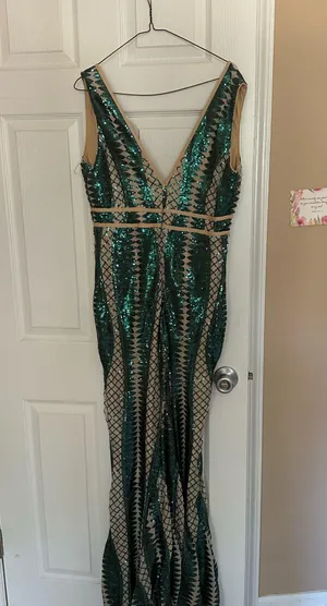 Green Sequin Prom Dress Size XL thumbnail 1
