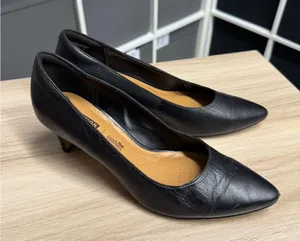 Collection by Clark’s Classic Black Leather Women's Pumps thumbnail 1