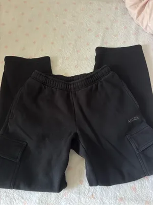 Aritzia Black Cargo Sweatpants thumbnail 4