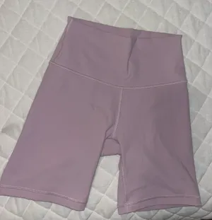 Aritzia TNA shorts thumbnail 1