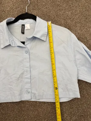H&M Light Blue Cropped Button-Up Shirt thumbnail 4
