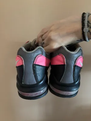 Nike Air Max 95 GS 'Black Pink Blast' thumbnail 4