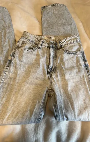 Highwaisted Jeans thumbnail 1