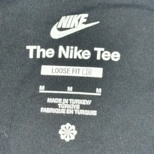 Nike Crop T-shirt Loose Fit Sz M thumbnail 4