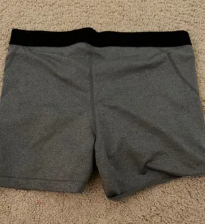 Gray Nike pro shorts women XL thumbnail 2