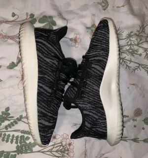 Adidas shoes thumbnail 1