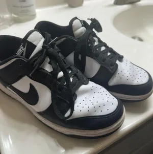 Nike Panda Dunks thumbnail 3