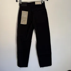 NWT Everlane Sz 24 The Way High Straight Jean‎ in Coal Black Organic Cotton thumbnail 4