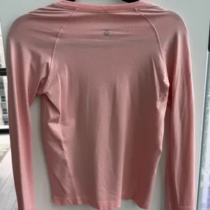 Lululemon swiftly tech SS race length size 6 thumbnail 2
