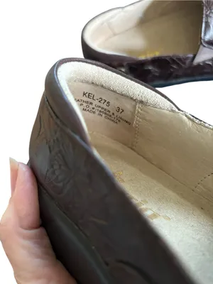 Alegria Kel-275 Brown Floral Embossed Slip On Comfort Shoe Sz 37/6.5 Workwear thumbnail 3