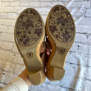 Sofft Brown Leather Cut Out Design Sandals Heels Cork Natural Size 11 Artsy Boho thumbnail 2