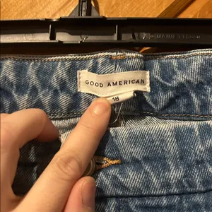 Good American good curve skinny crop distressed ankle size 18 jeans thumbnail 4