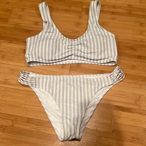 Hollister Blue and White Striped Women’s Bikini Set thumbnail 1