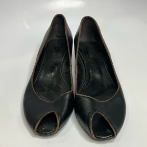 Nariana‎ by GOLC vintage peep toe pumps black leather size 7 thumbnail 2